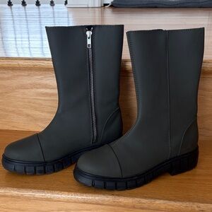 Women's olive leather boot